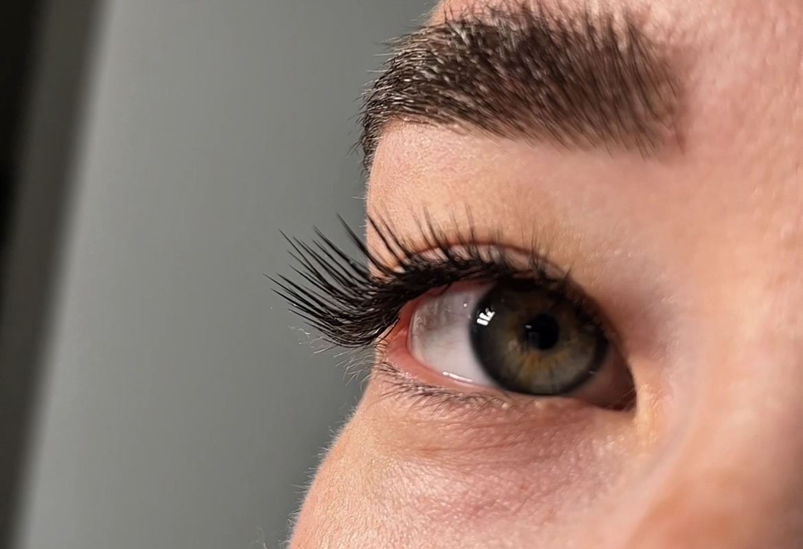 Коррекция ресниц - Эффект стрелки