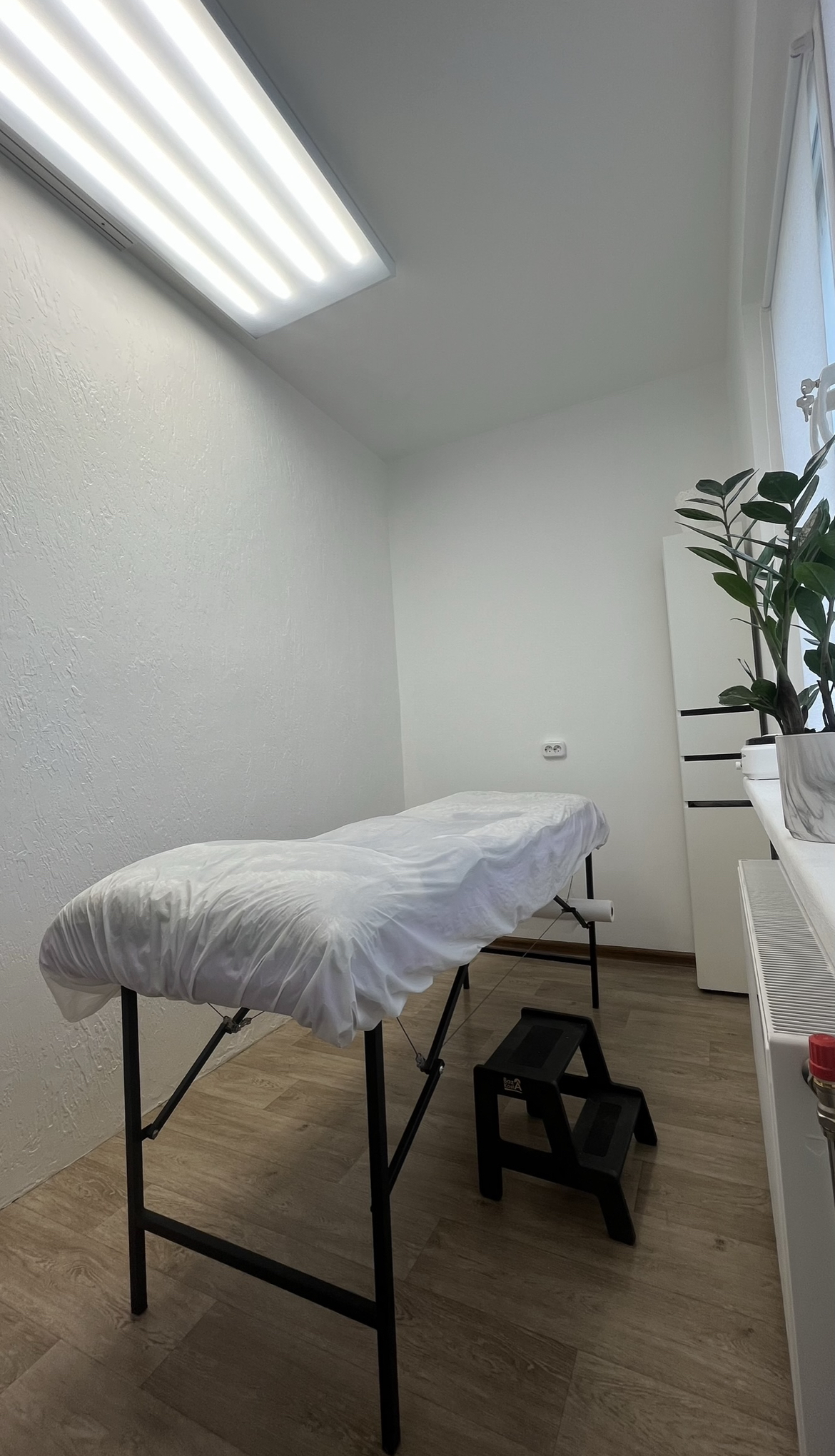 Рабочее место мастера по наращиванию ресниц